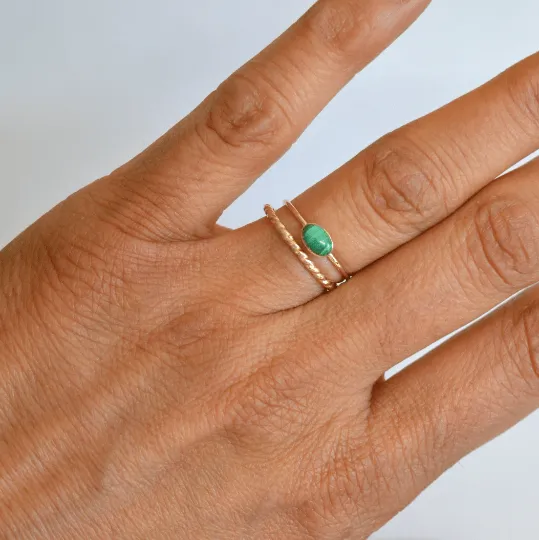 14k Oval Malachite Ring
