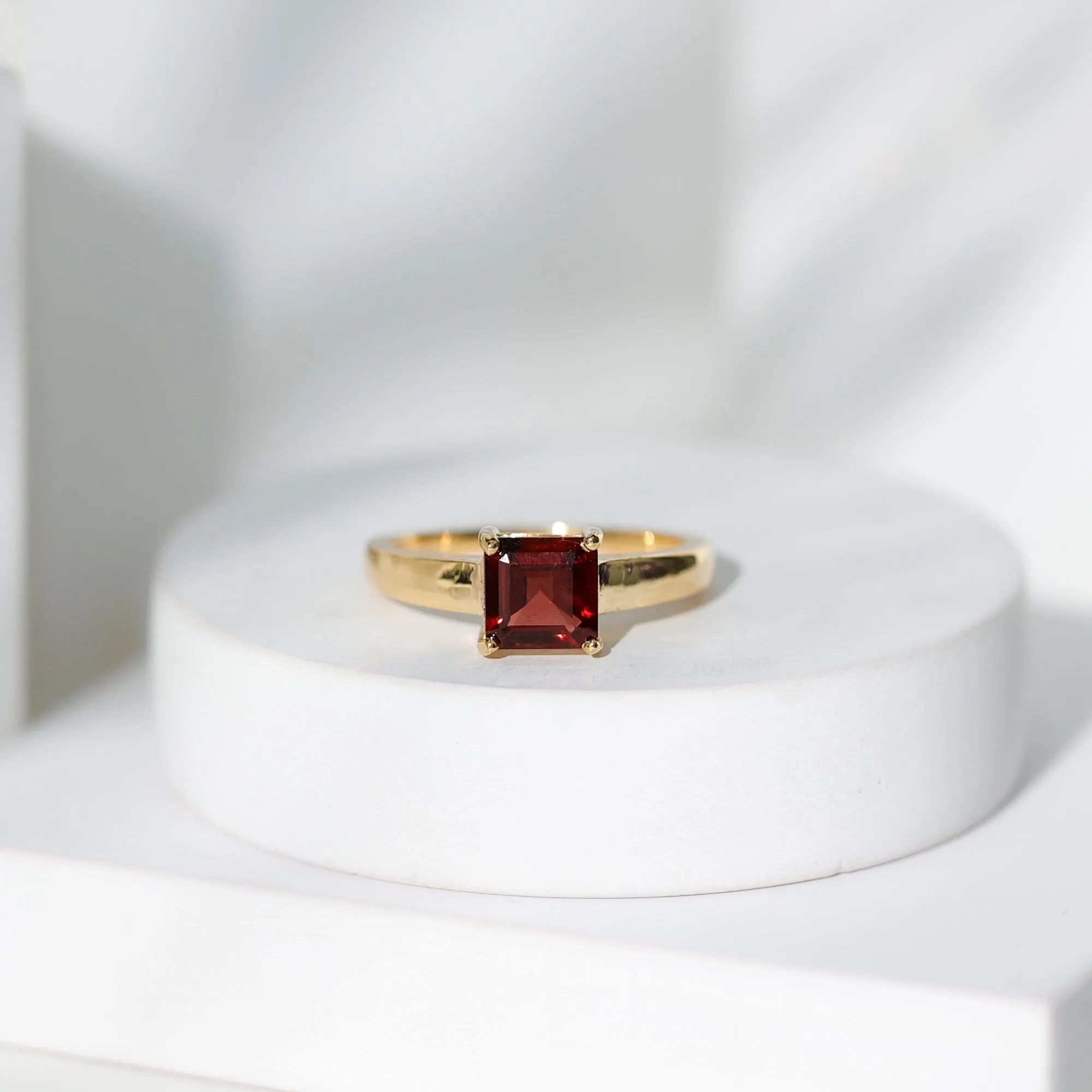 1.5 CT Asscher Cut Garnet Solitaire Ring in Claw Setting