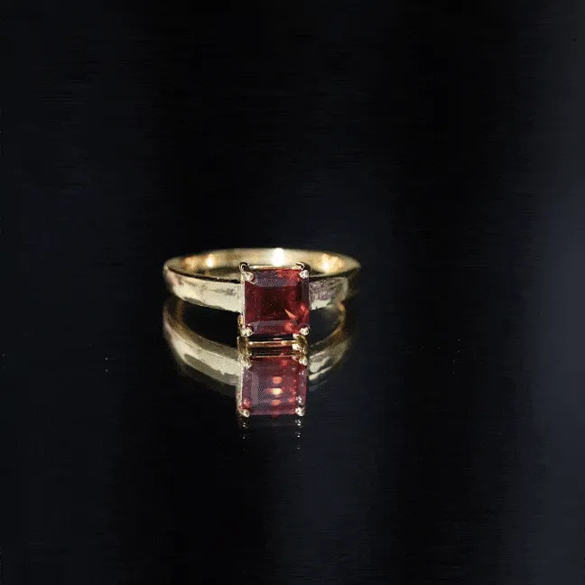 1.5 CT Asscher Cut Garnet Solitaire Ring in Claw Setting