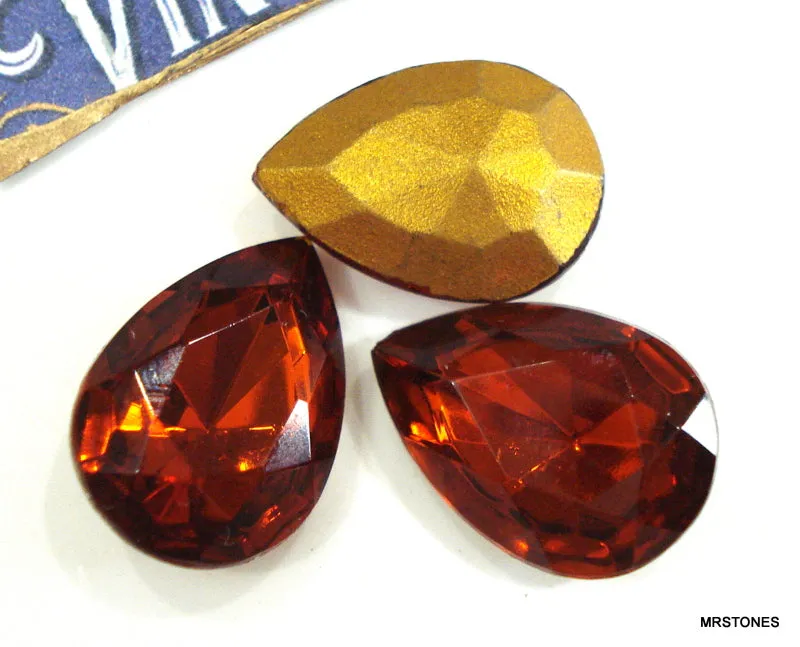 18x13mm (4320/2) TTC Pendeloque Pears
