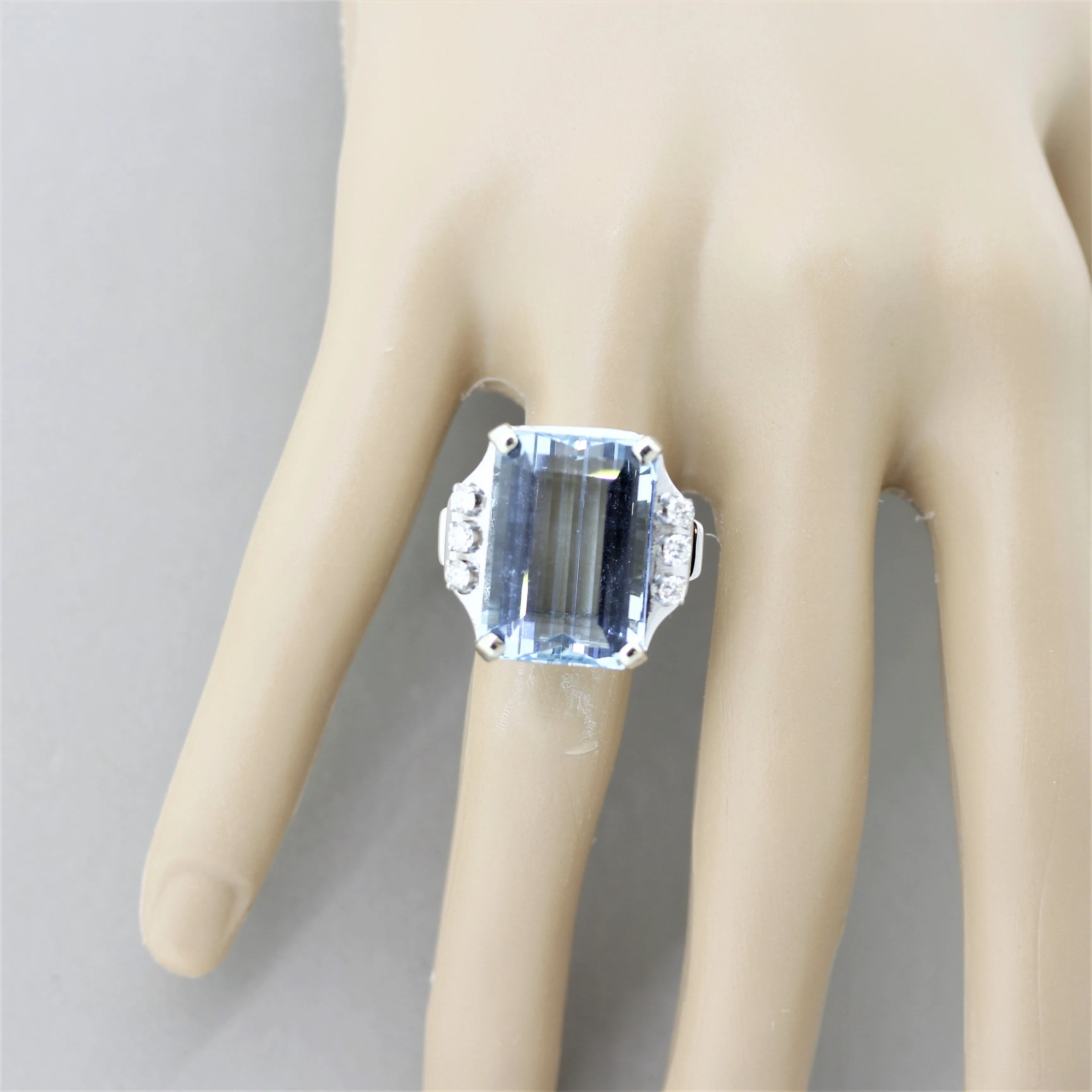 Aquamarine Diamond Gold Cocktail Ring