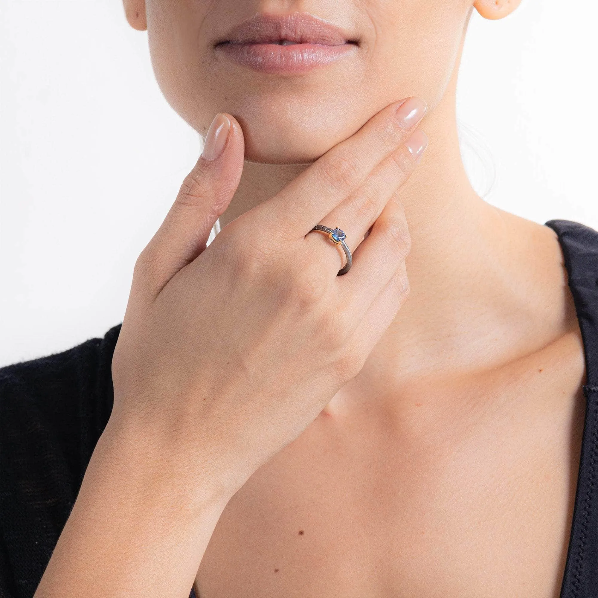 Avalo Blue Sapphire Ring (Black Rhodium)