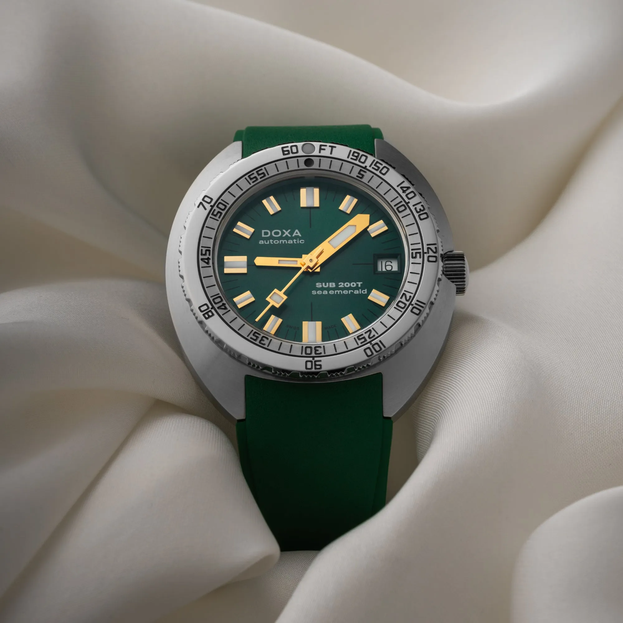 Doxa 200 T - Sea Emerald (Green) Sunray Dial