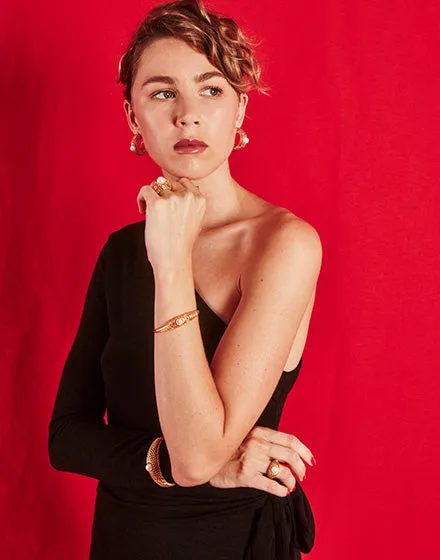 Gold plated silver cutout bangle. Round white pearl of 6mm for men and women ETNA Collection