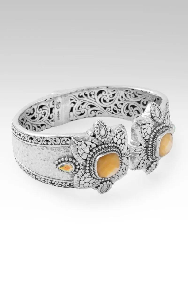 I Still Believe Tip-to-Tip Bracelet™ in Yellow Mother of Pearl