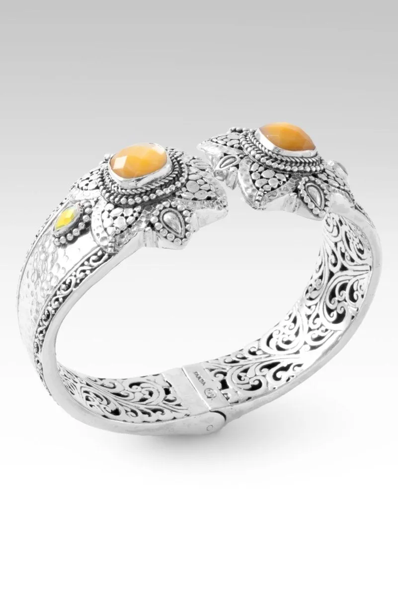 I Still Believe Tip-to-Tip Bracelet™ in Yellow Mother of Pearl
