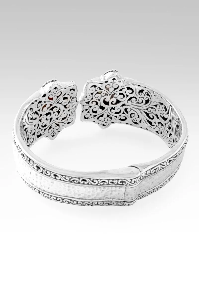 I Still Believe Tip-to-Tip Bracelet™ in Yellow Mother of Pearl