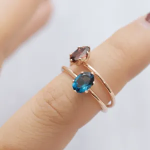 Oval solitaire Ring - 14K/ 18K Gold