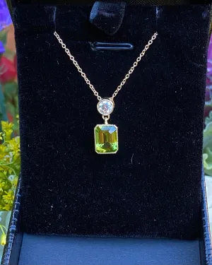 Peridot and Diamond Pendant 18ct Yellow Gold 0.30ct   1.75ct