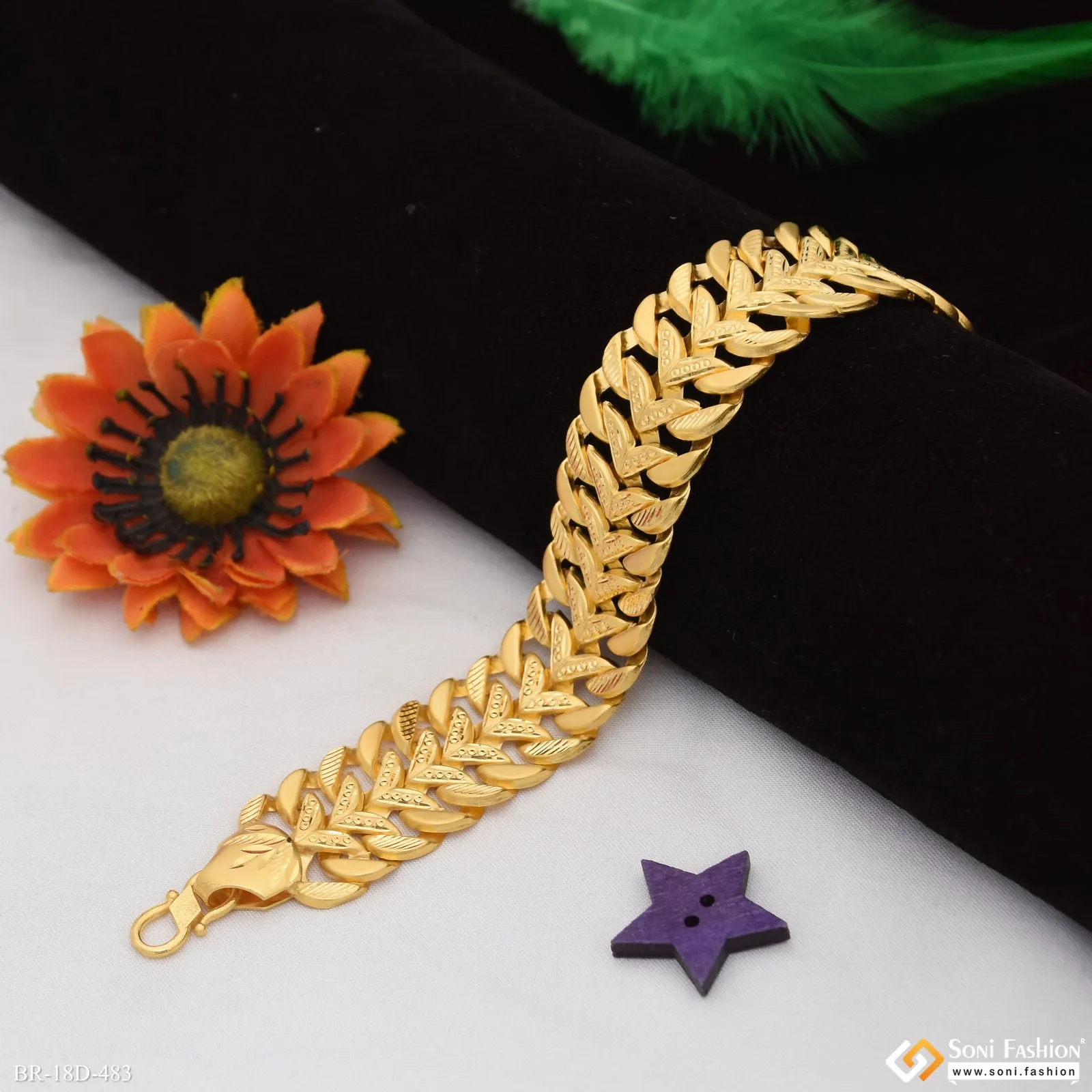 Prominent Design Gold Plated Pokal Bracelet for Men - Style D483