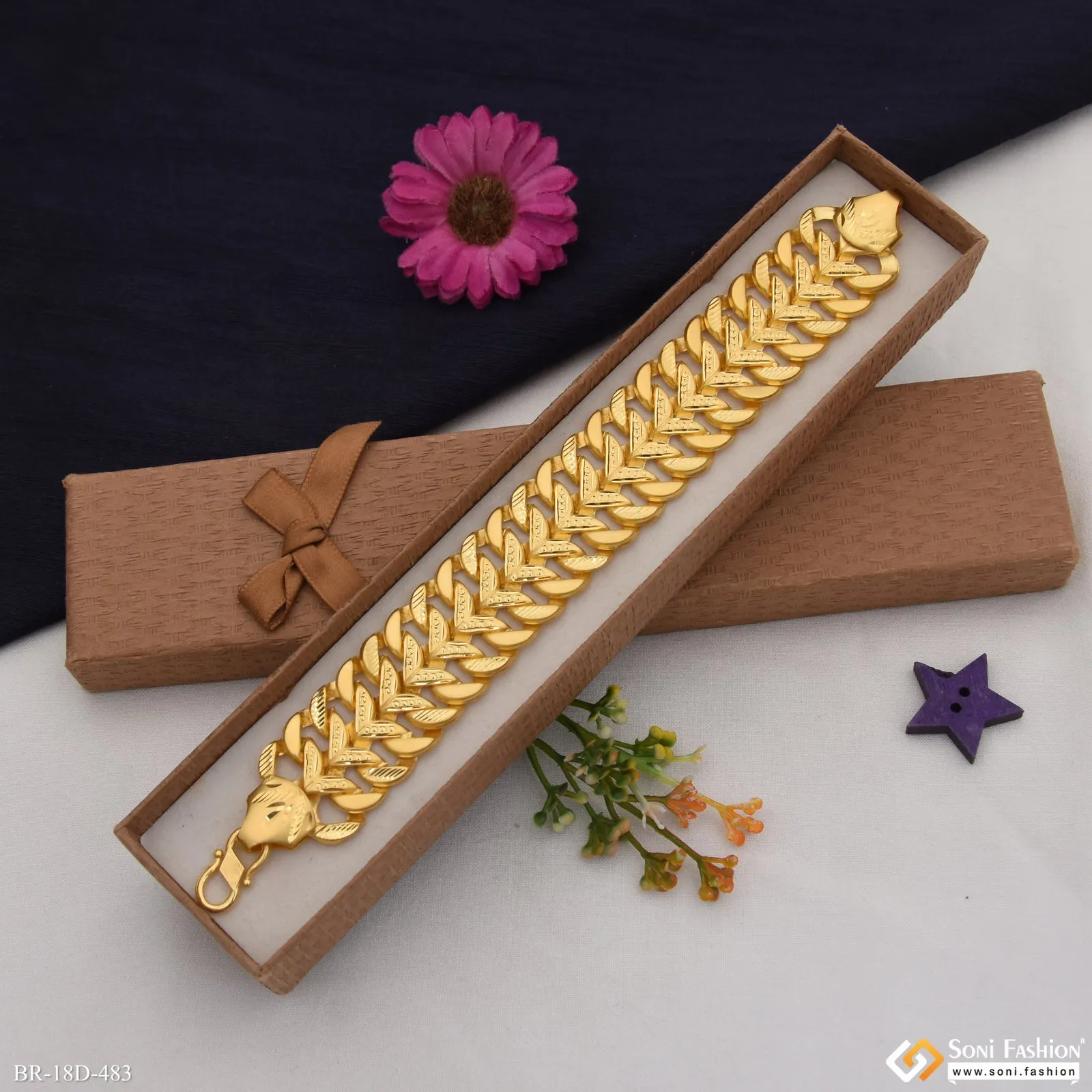 Prominent Design Gold Plated Pokal Bracelet for Men - Style D483