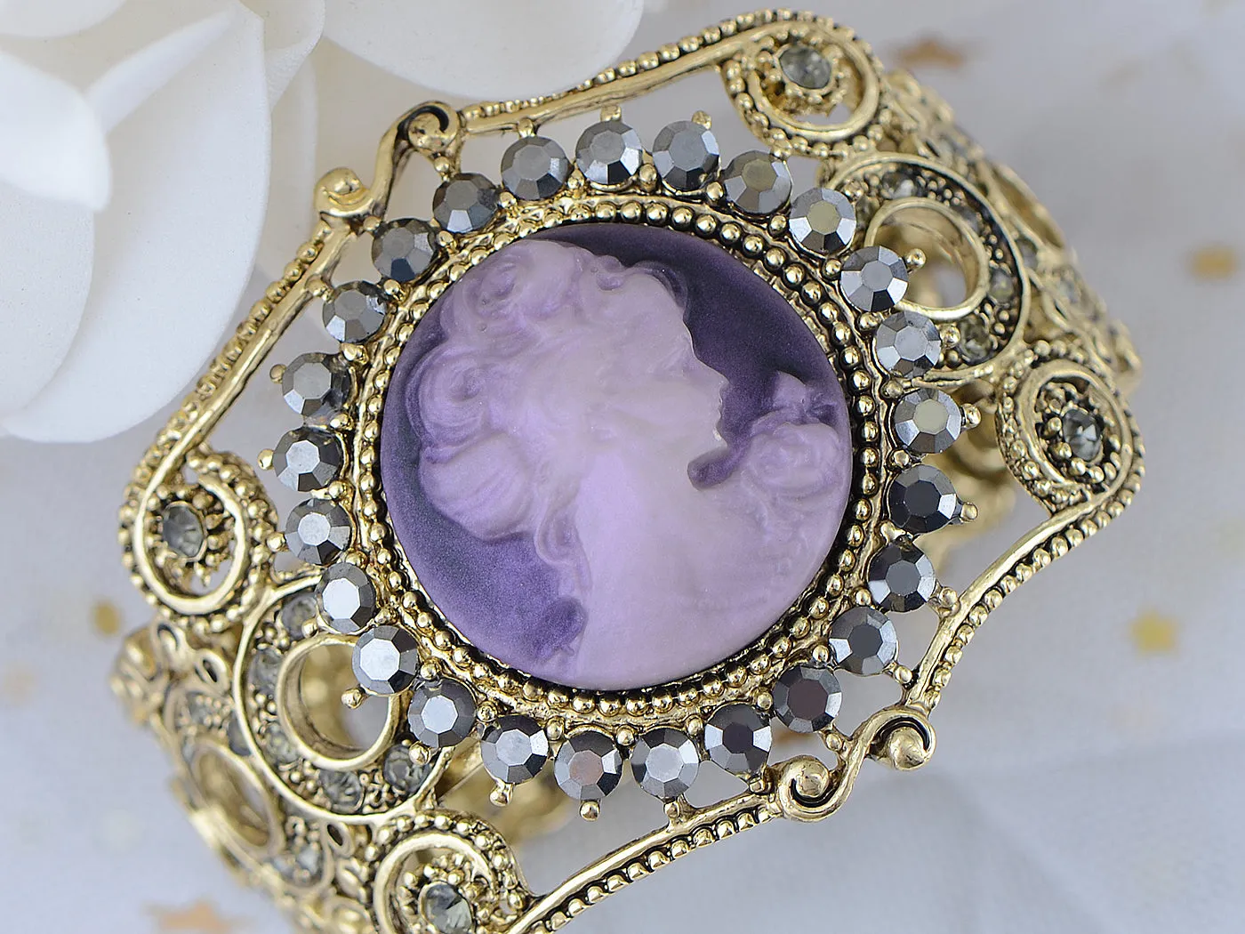 Vintage Purple Victorian Cameo Lady Queen Princess Cuff Bangle Bracelet