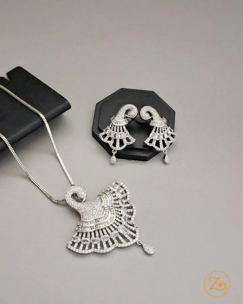 Zevarly Luminous Peacock Pendant Set